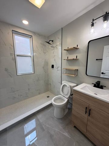 3247 W Thomas Street 1R, Chicago, IL 60651
