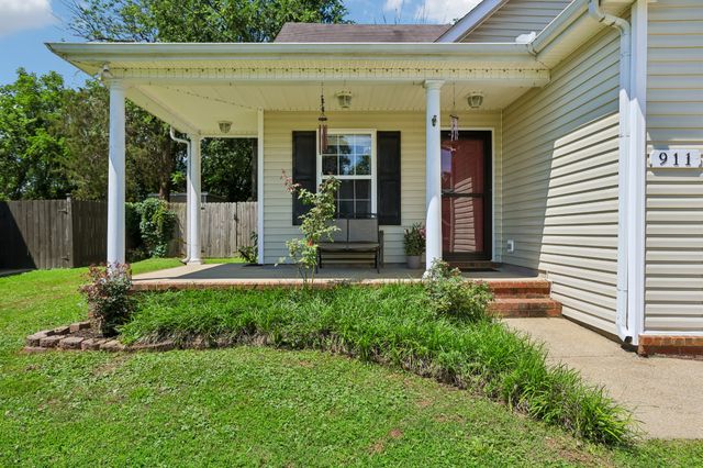 911 Buckhaven Dr, Smyrna, TN 37167