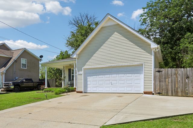 911 Buckhaven Dr, Smyrna, TN 37167
