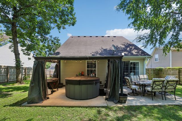 911 Buckhaven Dr, Smyrna, TN 37167