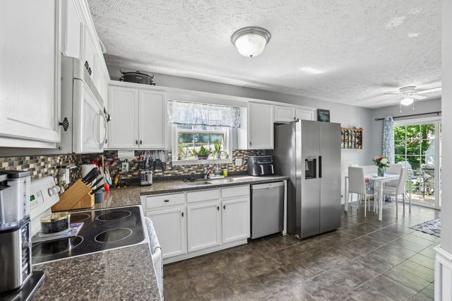 911 Buckhaven Dr, Smyrna, TN 37167