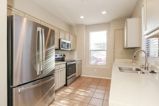 8713 N 58th Lane, Glendale, AZ 85302