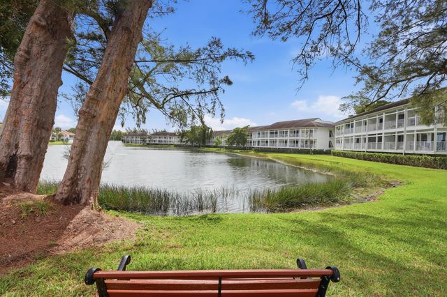 250 Cypress Point Drive, Palm Beach Gardens, FL 33418