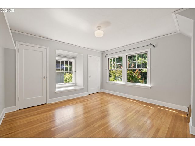 2939 Nw CORNELL Rd, Portland, OR 97210