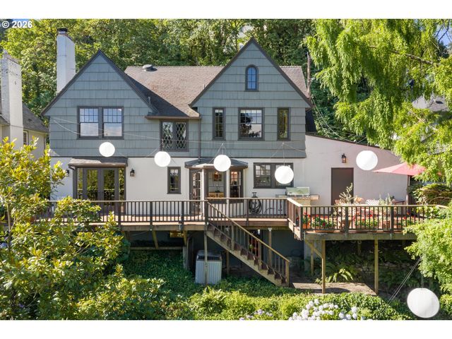 2939 Nw CORNELL Rd, Portland, OR 97210