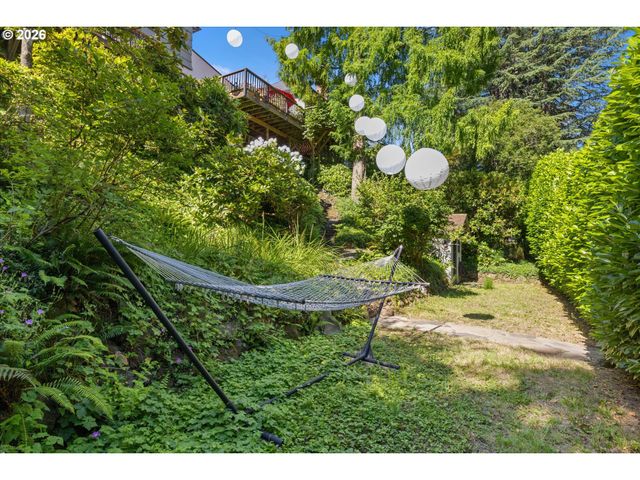 2939 Nw CORNELL Rd, Portland, OR 97210