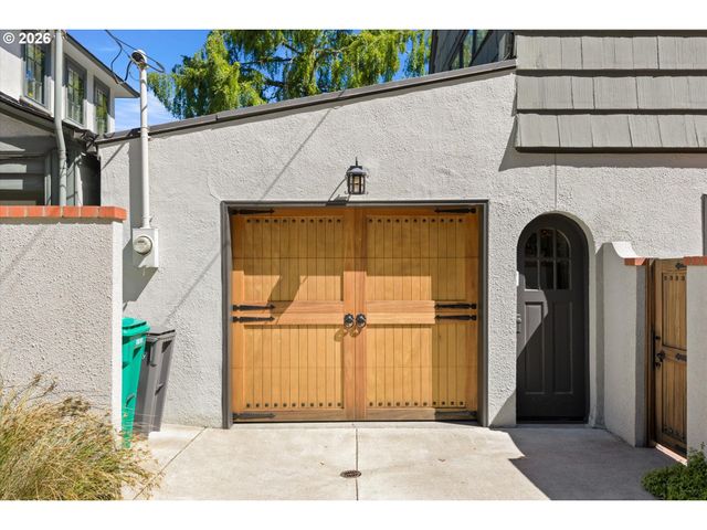 2939 Nw CORNELL Rd, Portland, OR 97210