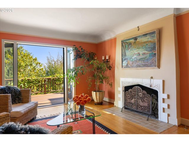 2939 Nw CORNELL Rd, Portland, OR 97210