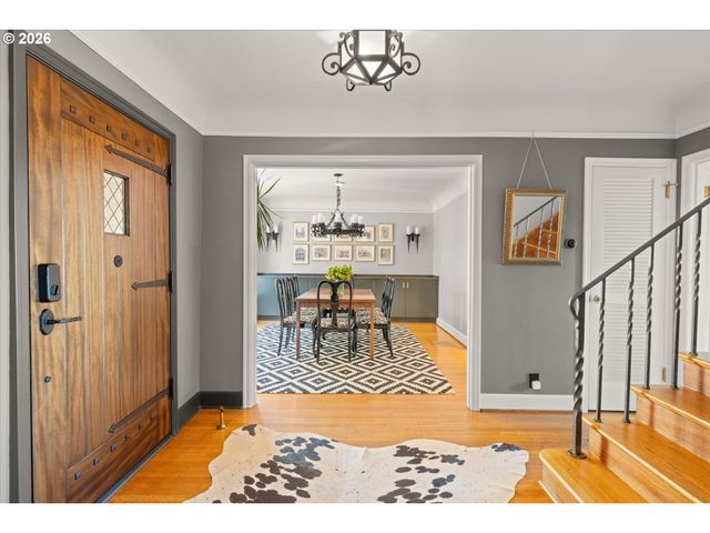 2939 Nw CORNELL Rd, Portland, OR 97210