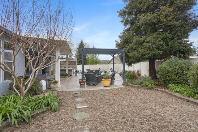 2182 Cadjew Street, Redding, CA 96003