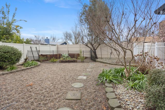 2182 Cadjew Street, Redding, CA 96003