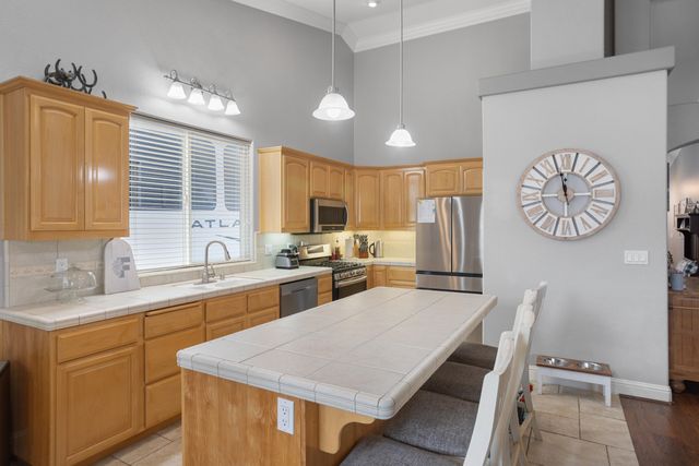 2182 Cadjew Street, Redding, CA 96003