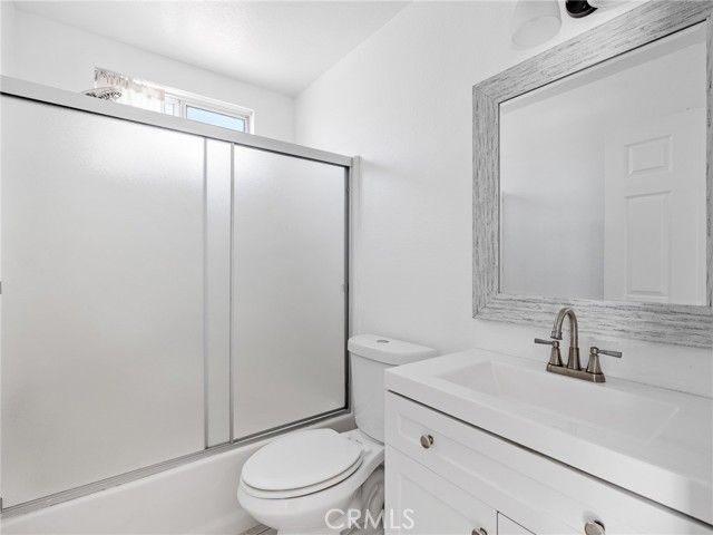 18063 Catalpa Street., Hesperia, CA 92345