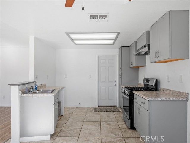 18063 Catalpa Street., Hesperia, CA 92345