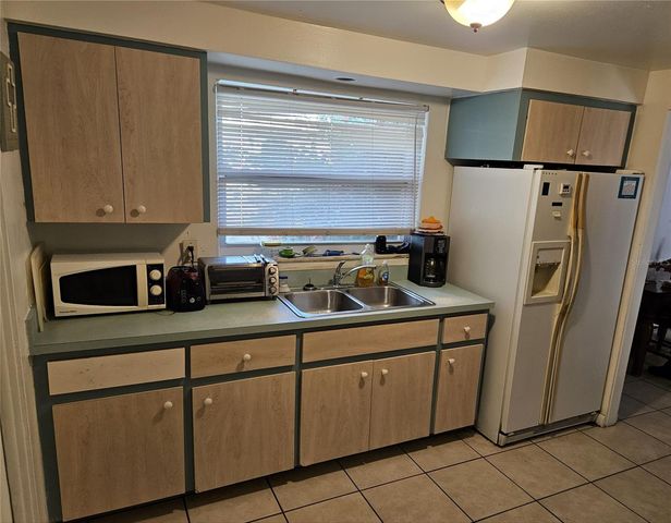 2255 CENTRAL AVENUE, Sarasota, FL 34234