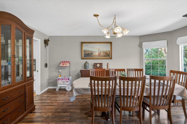 8004 Withrow Ct, Fair Oaks, CA 95628
