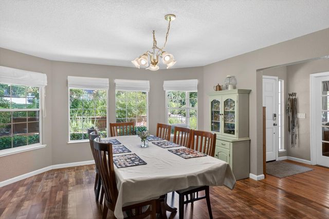 8004 Withrow Ct, Fair Oaks, CA 95628