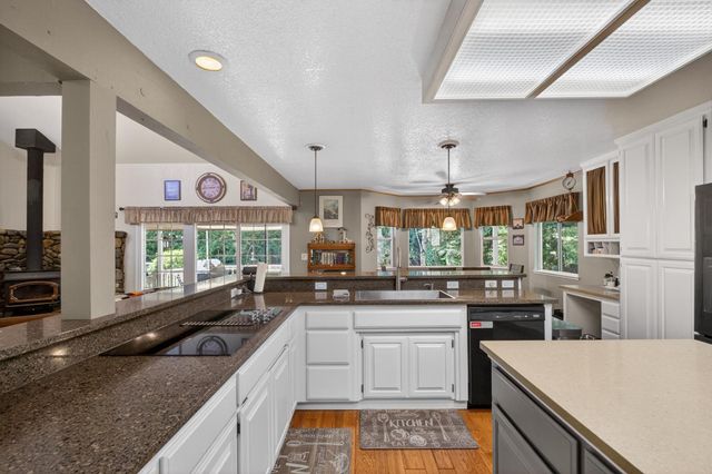 8004 Withrow Ct, Fair Oaks, CA 95628