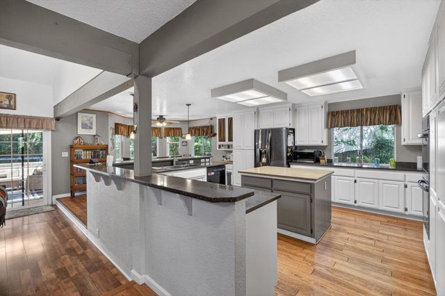 8004 Withrow Ct, Fair Oaks, CA 95628