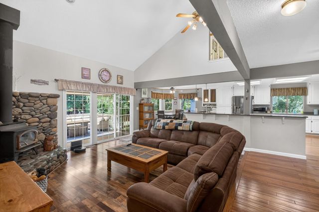 8004 Withrow Ct, Fair Oaks, CA 95628