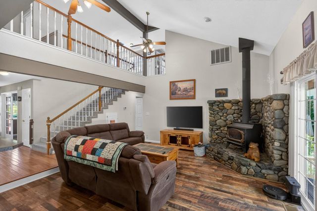 8004 Withrow Ct, Fair Oaks, CA 95628