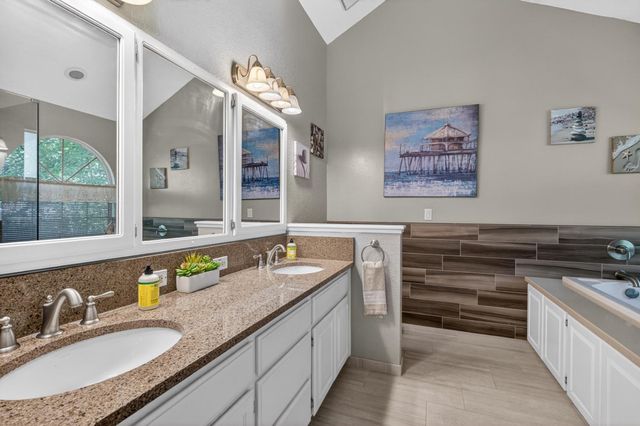 8004 Withrow Ct, Fair Oaks, CA 95628