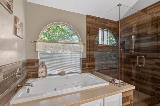 8004 Withrow Ct, Fair Oaks, CA 95628