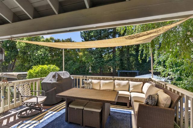 8004 Withrow Ct, Fair Oaks, CA 95628