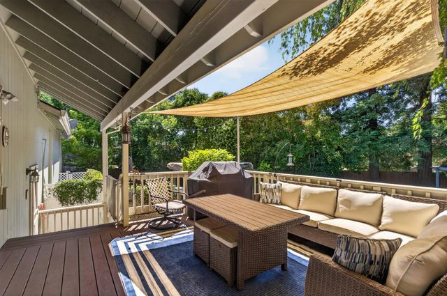 8004 Withrow Ct, Fair Oaks, CA 95628