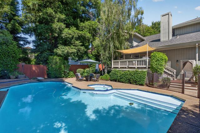 8004 Withrow Ct, Fair Oaks, CA 95628