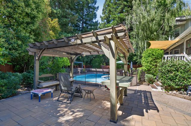 8004 Withrow Ct, Fair Oaks, CA 95628