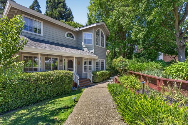 8004 Withrow Ct, Fair Oaks, CA 95628