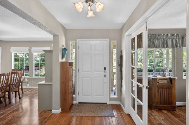 8004 Withrow Ct, Fair Oaks, CA 95628