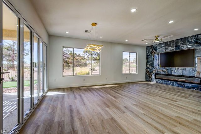 3004 Darby Falls Drive, Las Vegas, NV 89134