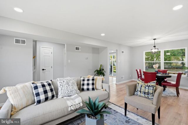 307 TOMPKINS LN, Waldorf, MD 20602