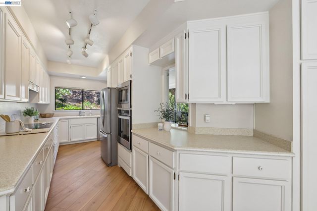 3324 Ptarmigan Dr 1A, Walnut Creek, CA 94595