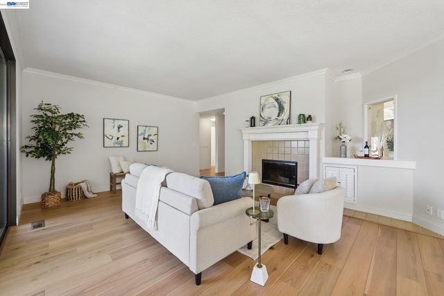 3324 Ptarmigan Dr 1A, Walnut Creek, CA 94595