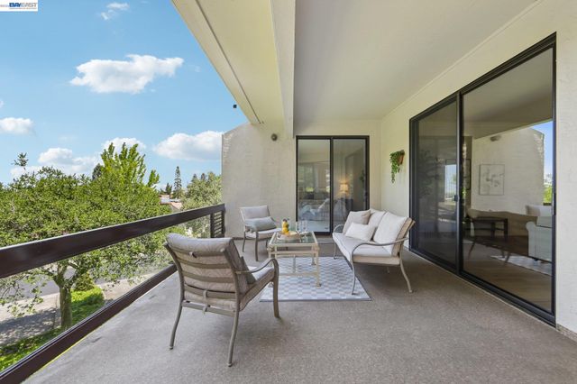 3324 Ptarmigan Dr 1A, Walnut Creek, CA 94595