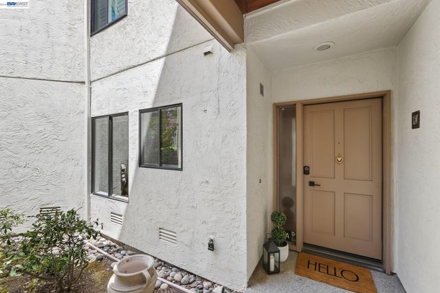 3324 Ptarmigan Dr 1A, Walnut Creek, CA 94595