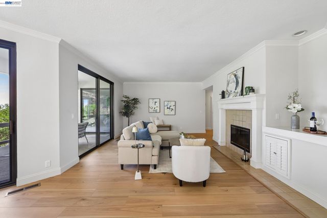 3324 Ptarmigan Dr 1A, Walnut Creek, CA 94595