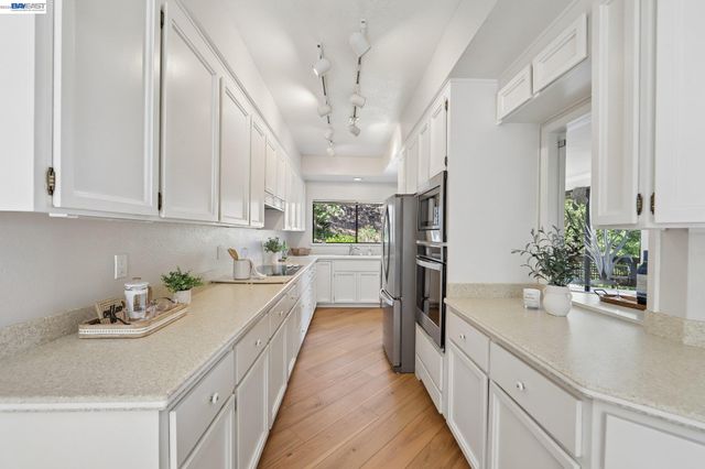 3324 Ptarmigan Dr 1A, Walnut Creek, CA 94595