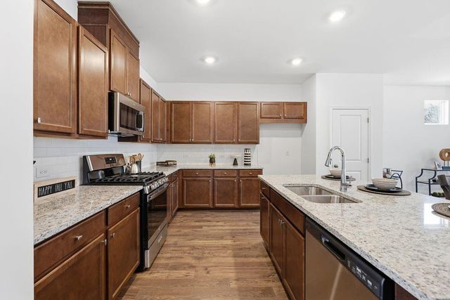 1664 Fawlocke Run, Loganville, GA 30052