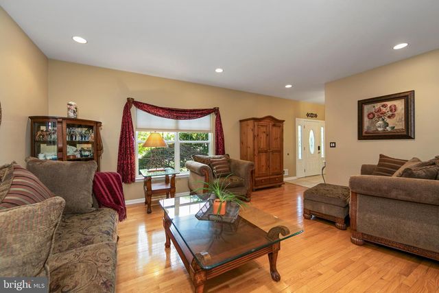 7 KINDLING WAY, Jackson, NJ 08527