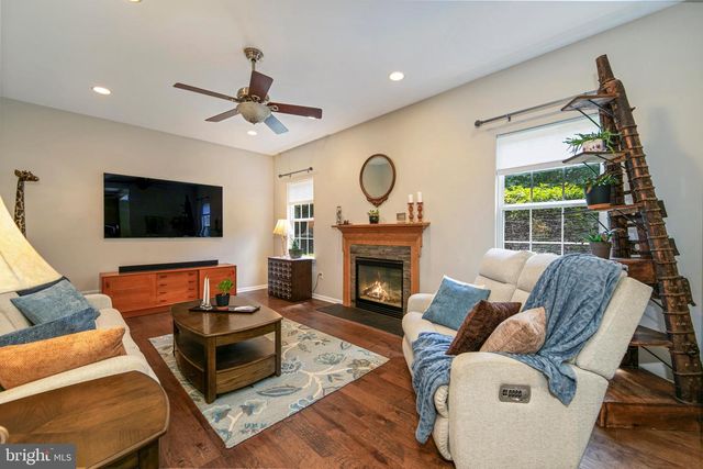 7 KINDLING WAY, Jackson, NJ 08527
