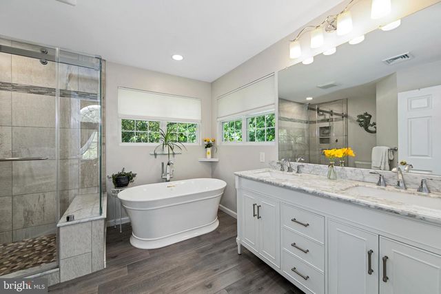 7 KINDLING WAY, Jackson, NJ 08527