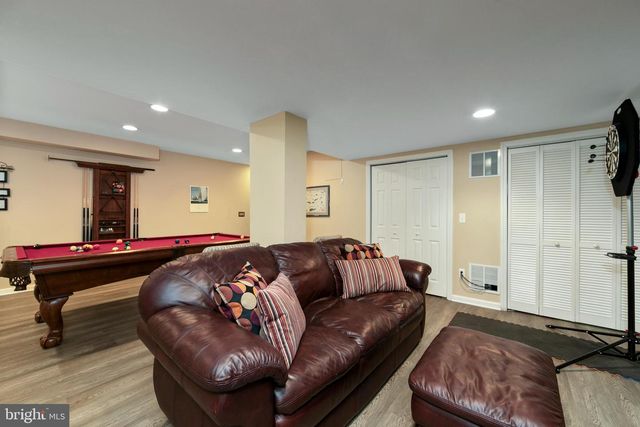 7 KINDLING WAY, Jackson, NJ 08527