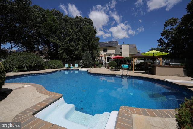 7 KINDLING WAY, Jackson, NJ 08527