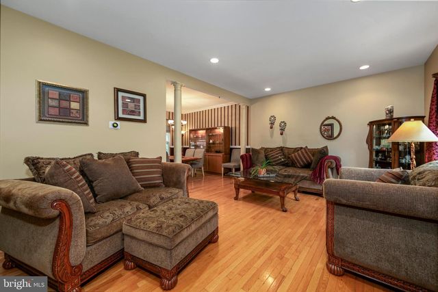 7 KINDLING WAY, Jackson, NJ 08527