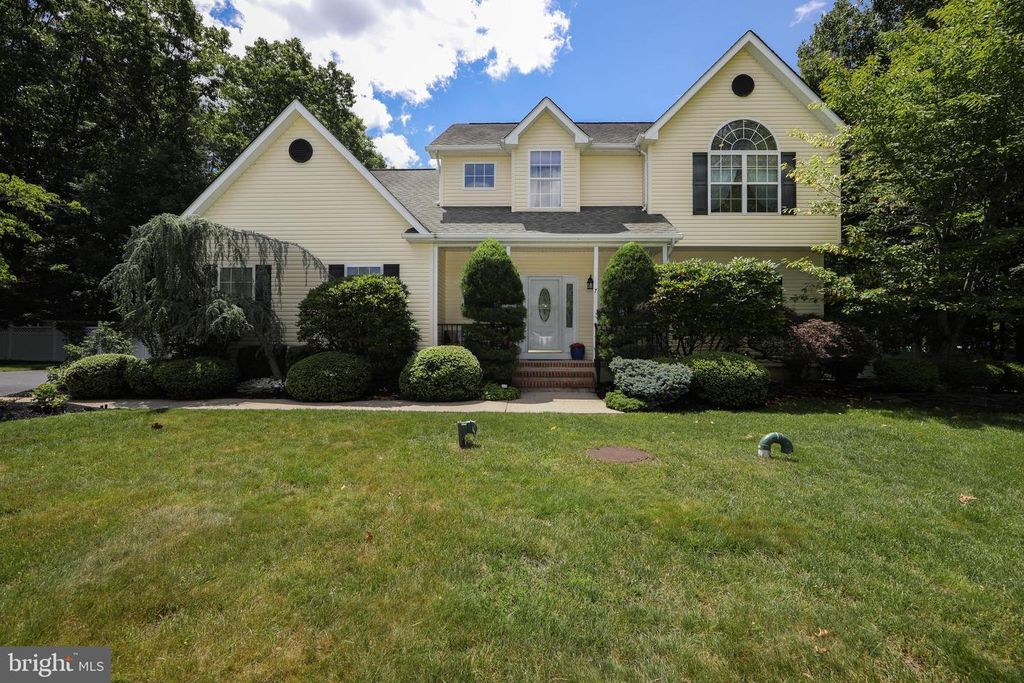 7 KINDLING WAY, Jackson, NJ 08527