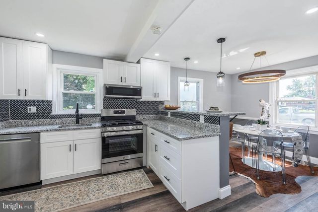 8204 ROCKDALE AVE, Baltimore, MD 21244